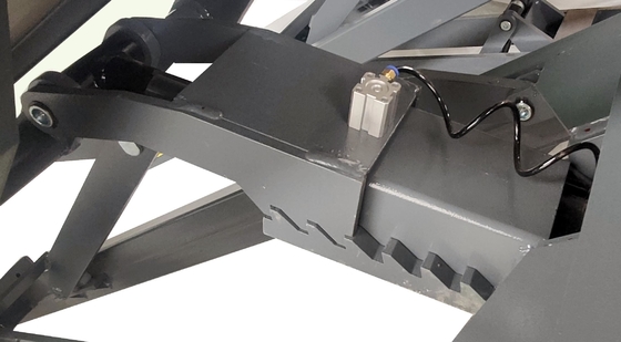 Ultra Thin Small Car Lifter met dubbele cilinder Hydraulische Lift Lifting Capaciteit 4000kgs