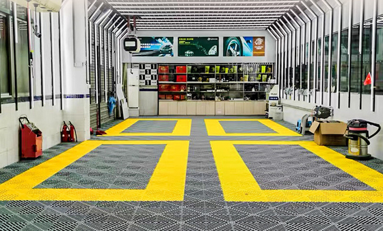 Andere kenmerken Anti-Skid Plastic vloertegels voor autoverwassen en duurzaam PP materiaal